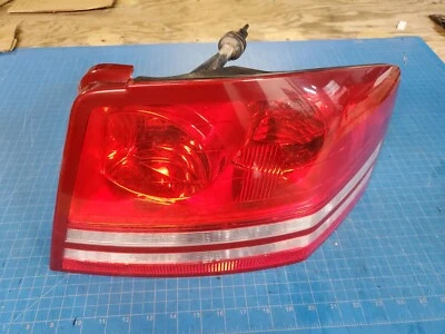 Dodge Avenger 2008-2010 pasajero RR conjunto de luces traseras usado 5303990AG  Foto 1 de 4
