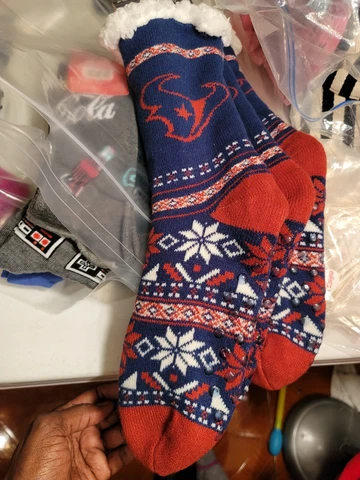 HOUSTON TEXANS FOOTY SLIPPERS WMENS SZ 6-10 I WEAR A SIZE 12 WOMENS AND THEY FIT Cover