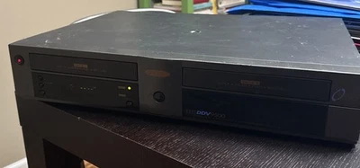 Grabadora de videograbadora Go Video DDV 9500 de doble cubierta sin control remoto encendido sin probar Foto 1 de 4