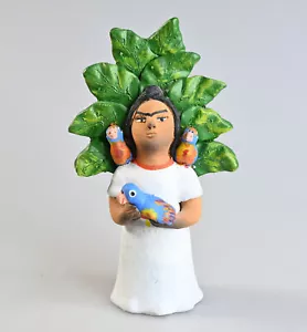 Mexican Clay Folk Art Frida Kahlo With Parrots - Picture 1 of 2