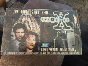 Tarjetas coleccionables Topps The X Files Series One 1995 caja sellada de fábrica de 36 paquetes - Imagen 1 de 2