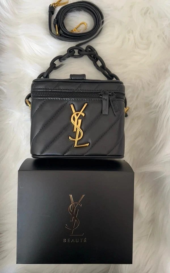 [PREVENTA] YSLBeautyYvesSaintLaurent Belleza Maquillaje Tocador Bolso Correa Negro/Dorado GWP Foto 1 de 4