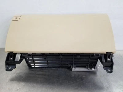 08 2008 Lexus LX570 interior guantera beige Foto 1 de 4