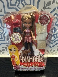 Bratz Forever Diamondz Fianna bambola fashion design set con portachiavi NUOVO! Raro! - Foto 1 di 8