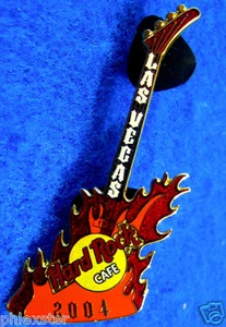 GUITARRA EXPLORER LAS VEGAS RED HOT FLAMES Hard Rock Café 2004 PIN TAC BACK - Imagen 1 de 1