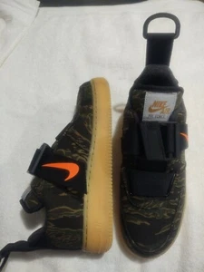 Nike Air Force 1 Utility Low UT PRM Carhartt Camo Green AV4112-300 Men's Sz 6.5 - Picture 1 of 11