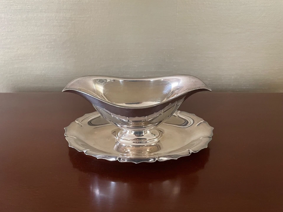 Molho Silverplate Early American International Silver Co 2116 Crown na bandeja - Imagem 1 de 4