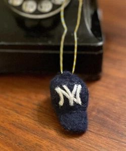 Gorra de béisbol hecha a mano con aguja de fieltro tipo Nueva York adorno YANKEES, HECHA EN EE. UU. - Imagen 1 de 3
