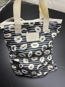 MARC BY MARC JACOBS BLACK STRIPE LIPS WITH LEATHER LOGO DESIGNER WOMENS BAG - Picture 1 of 7