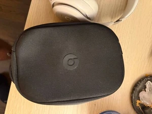 Beats Studio3 Wireless Headphones � The Beats Skyline Collection - Desert Sand - Picture 1 of 3