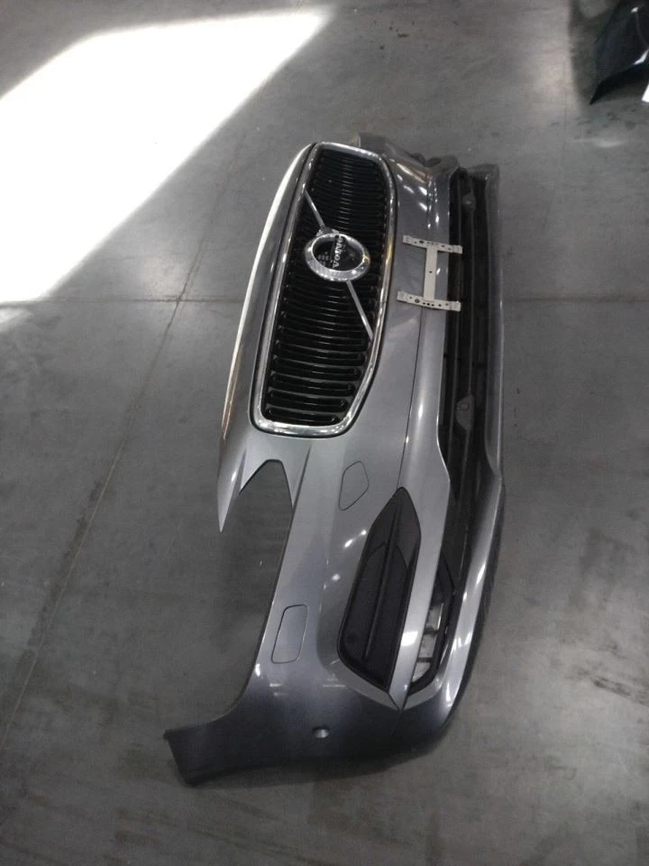 Front Bumper Inscription With Fog Lamps Park Assist Fits 17-20 VOLVO S90 572139 — 第 1/4 张图片