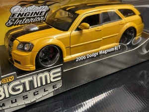 2006 Dodge Magnum R/T  Yellow Club Collection By Jada V Rare 1/18 “ SEALED” - Picture 1 of 8