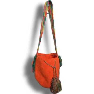 Bolso Wayuu Colombiano / Bolso Wayuu Mochila para Mujer / NARANJA + Pompones Multicolores Foto 1 de 3