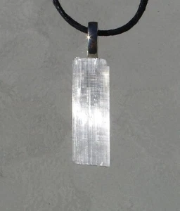 Satin Spar alias Selenit Freiform Kristall Stein Anhänger Halskette klein - Bild 1 von 14