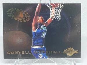 Donyell Marshall 1994-95 Skybox Slammin Universe #SU13 Insert - Picture 1 of 2