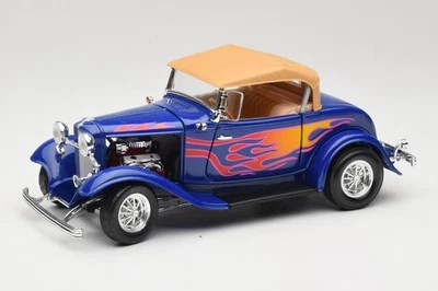 92249 Ford Roadster Street Rod Blue with Fire Road Signature 1:18 - Immagine 1 di 4
