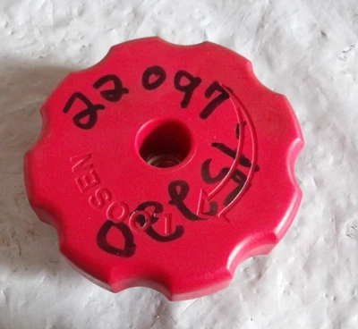 NOS Shindaiwa Knob Cap 22097-15220 - Image 1 of 2