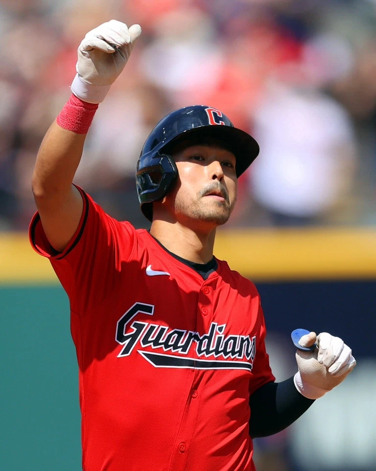 8x10 Photo STEVEN KWAN Cleveland Guardians Indians All-Star - Image 1 of 1