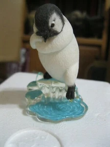 Penguin - "Chilly" from the Polar Playmates Escapades Collection - Picture 1 of 3