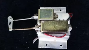 65 to 80 ROLLS ROYCE SILVER SHADOW TRUNK latch lock and unlock solenoids - Bild 1 von 5