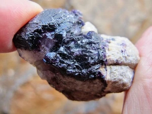 Cristal de fluorita azul John natural Castleton Derbyshire Treak Cliff áspero 24,4 g - Imagen 1 de 24