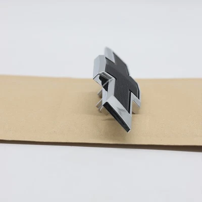 2019-2024 For Silverado 1500 2500/3500HD Small Grille Bowtie Emblem Chrome Black Foto 1 de 4