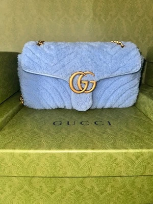 GUCCI СИНИЙ СТРИЖЕННЫЙ МЕХ MARMONT НАПЛЕЧНАЯ СУМКА - Изображение 1 из 4