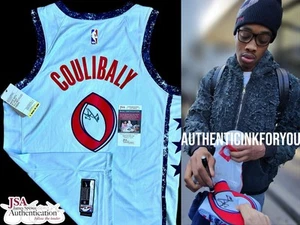 BILAL COULIBALY SIGNIERTES TRIKOT JSA COA + GENAUER VIDEOBEWEIS WIZARDS CITY EDITION - Bild 1 von 3