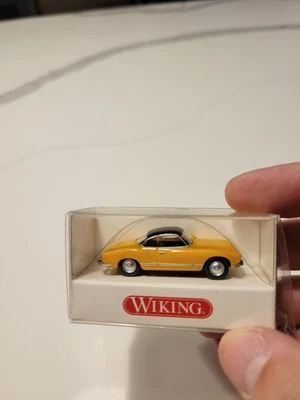 1:87 Wiking 8050424 VW Karmann Ghia Coupé amarillo y negro Foto 1 de 2
