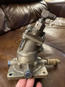 Vickers Douglas Aircraft Co. Hydraulic Pump PF36 3909 25 ZE2 3750 RPM 3000 PSI - Picture 1 of 9