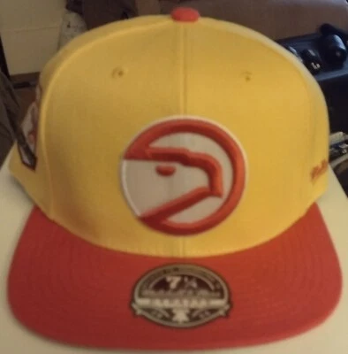 Mitchell and Ness Dynasty Atlanta Hawks Fitted Cap Size 7 1/4 Gold/Red/Wht NWT - Image 1 of 4