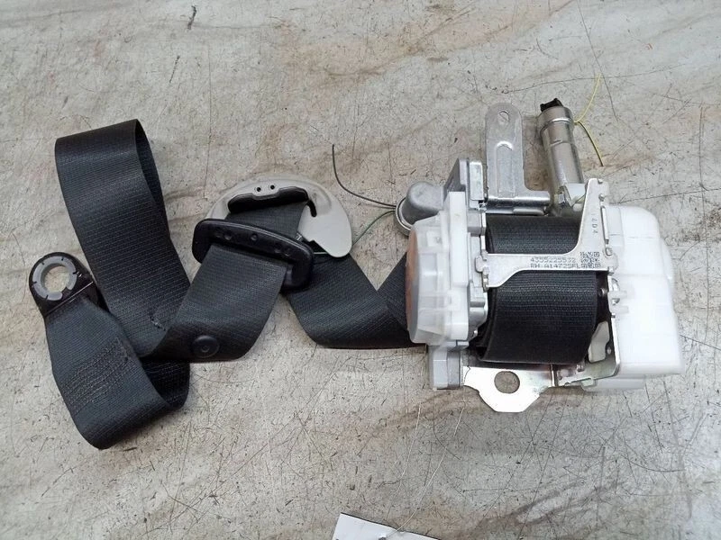 2013-2018 Toyota Rav4 Front Right Passenger Seat Belt Retractor Assy Black OEM - Image 1 of 1