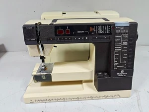 Nähmaschine Husqvarna Prisma 980 - ungetestet, hat Kratzer und Flecken, 220V - Bild 1 von 15