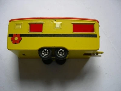 Matchbox Superfast  Trailer Caravan Wohnwagen 1970 gelb (Blumensticker) - Bild 1 von 4