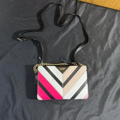 Bolso Bandolera Victoria's Secret Negro y Rosa Nuevo Con Etiquetas Foto 1 de 4