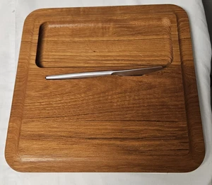 Vassoio da portata quadrato vintage Kalmar Designs in legno di teak con coltello 12" - Foto 1 di 5