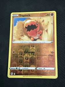 TRAPINCH 074/172 Holo Reverse in in Italiano POKEMON Astri Lucenti - Picture 1 of 1