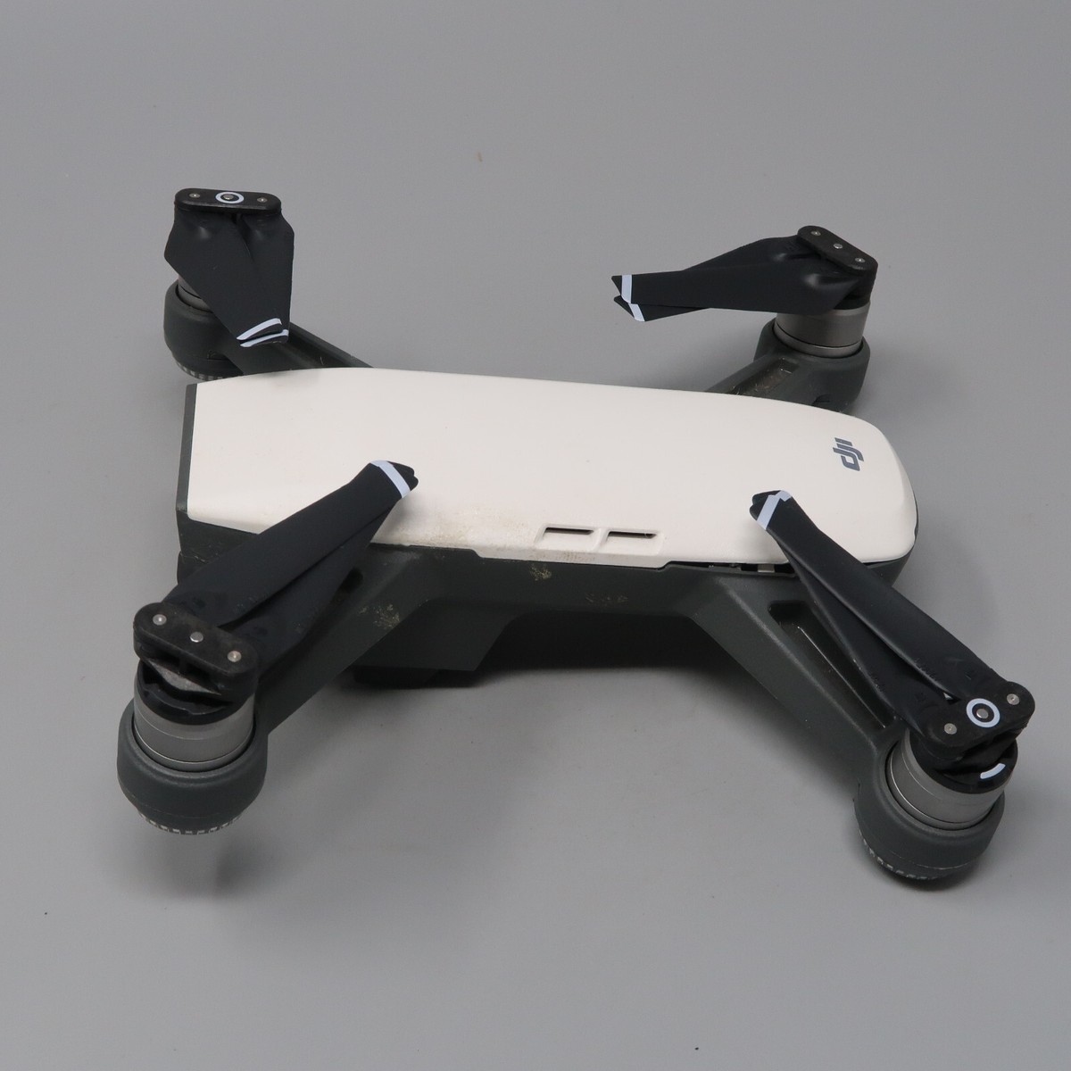 DJIスパーク Amazon.com: DJI Spark, Fly More Combo, Sky Blue : Toys & Games