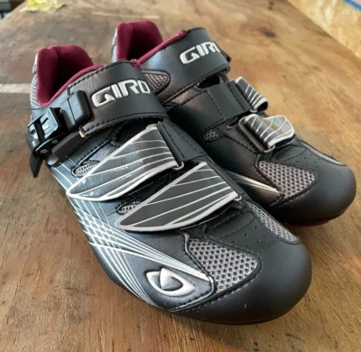PAIR of Giro Solara Women's Cycling Shoes EU 39 US W 7.5 3-Bolt Road Clipless - Image 1 of 4