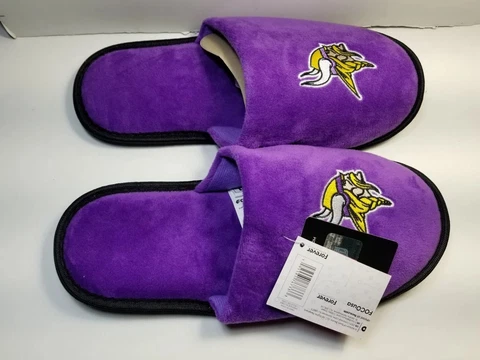 New Minnesota Vikings slippers, team colors with logo new with tags Cover