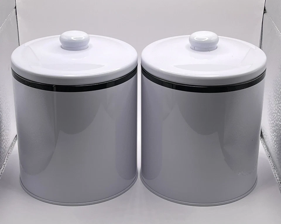 Juego de 2 botes blancos con tapa - 5,5" de alto 5" de diámetro Foto 1 de 1