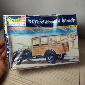 Revell '31 Ford Model A Woody Model - Kit # 85-7637 1/25 Scale New Damaged Box - Picture 1 of 4