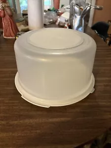 Rubbermaid Servin Saver Cake Taker, 12”x7”. VGC - Picture 1 of 4