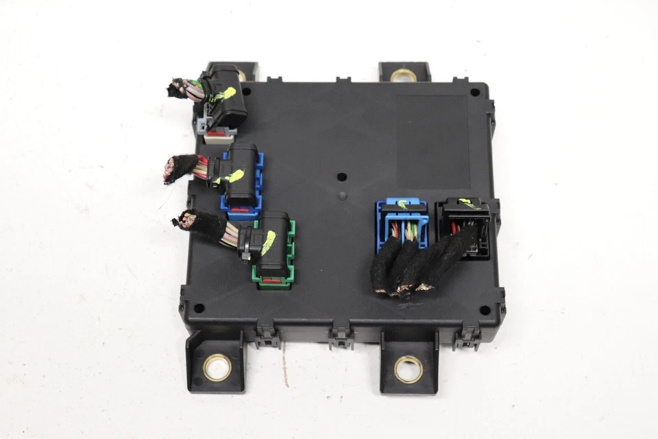 P200545 2005-2008 Maserati Quattroporte Rear Deck Trunk Fuse Box Control Module - Image 1 of 4