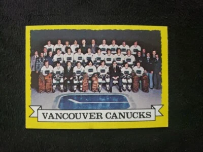 🏒1973-74 Topps #107 Vancouver Canucks Team Card🏒EX🏒 - Image 1 of 2