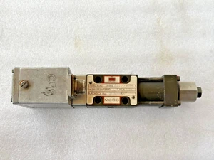 Moog D635-606 A BT Servo Pressure Control Valve - Picture 1 of 6