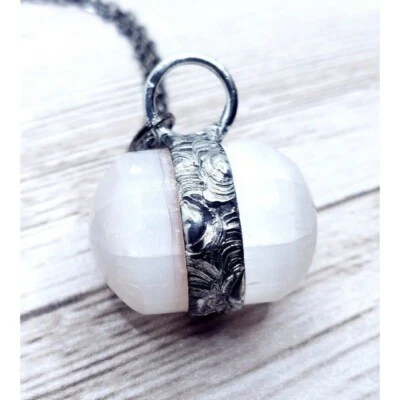 Collar selenita gótica Foto 1 de 4