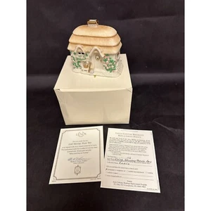 Lenox IRISH BLESSING MUSIC BOX Thatched Cottage Fine China 24K Accents - Imagen 1 de 10