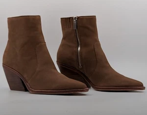 Stivaletto Dolce Vita Volli scamosciato taglia 6 $160 prezzo consigliato nuovo con difetto  - Foto 1 di 9