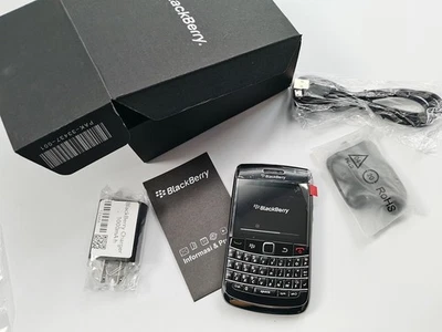 BlackBerry Bold 9780 - 512 MB - 3G  5MP microSDHC GPS Black/White  (Unlocked) z8 - Image 1 of 4